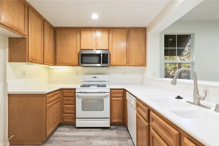 300 Dewdrop, Irvine, California 92603