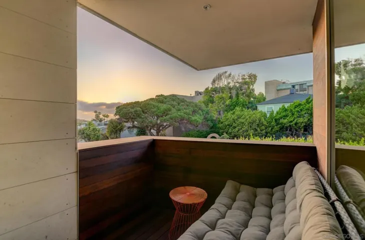 435 Ravina, La Jolla, California 92037