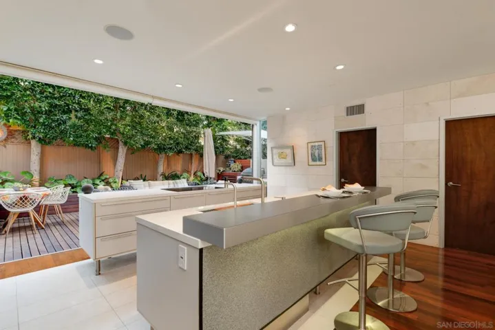 435 Ravina, La Jolla, California 92037