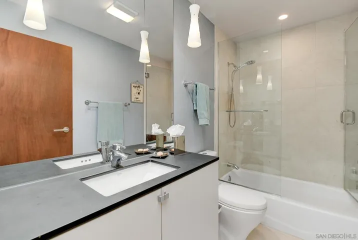 435 Ravina, La Jolla, California 92037