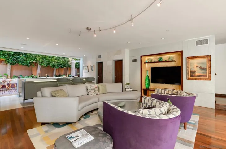 435 Ravina, La Jolla, California 92037