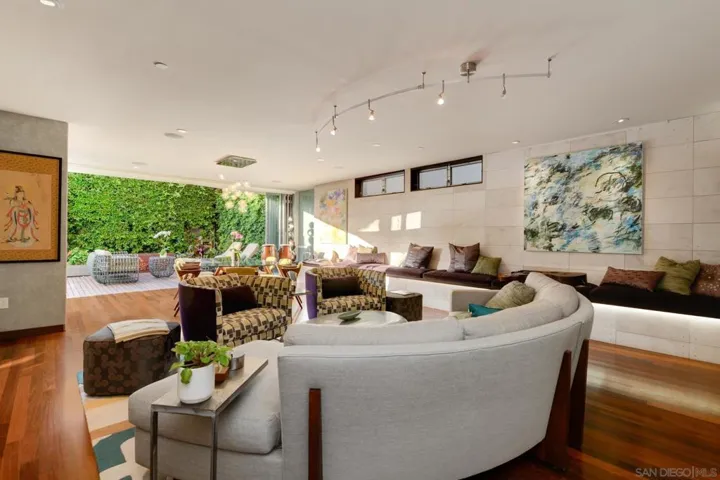 435 Ravina, La Jolla, California 92037