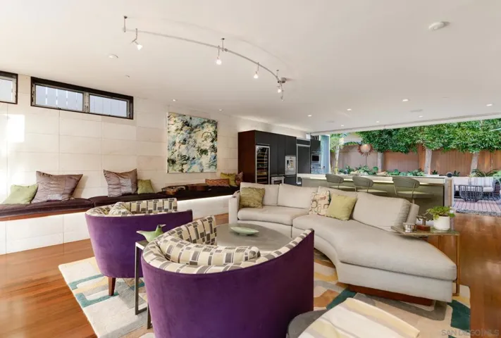435 Ravina, La Jolla, California 92037
