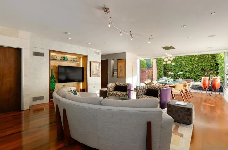 435 Ravina, La Jolla, California 92037
