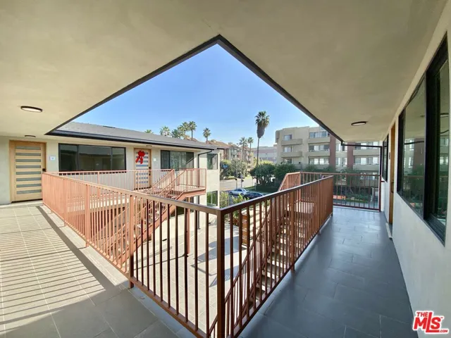 3207 W 3rd Street 3, Los Angeles, California 90020