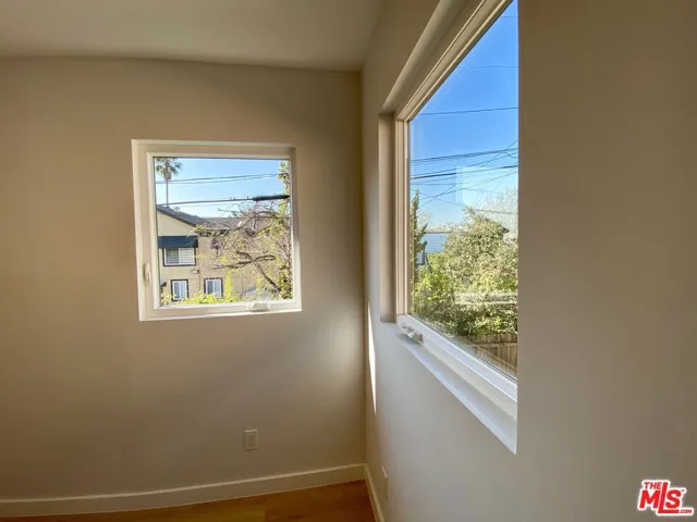 3207 W 3rd Street 3, Los Angeles, California 90020