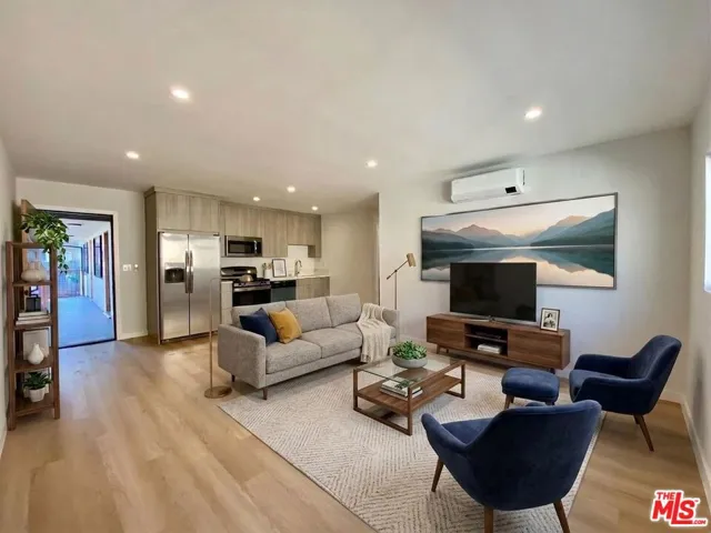 3207 W 3rd Street 3, Los Angeles, California 90020