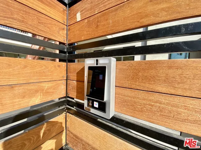 3207 W 3rd Street 3, Los Angeles, California 90020