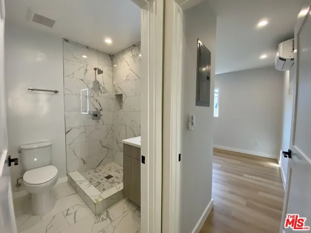 3207 W 3rd Street 3, Los Angeles, California 90020