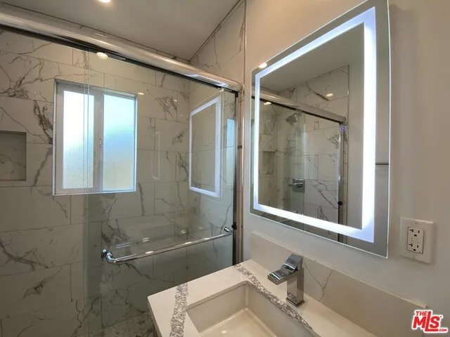 3207 W 3rd Street 7, Los Angeles, California 90020