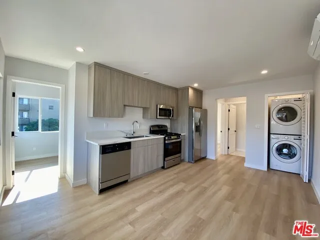3207 W 3rd Street 7, Los Angeles, California 90020