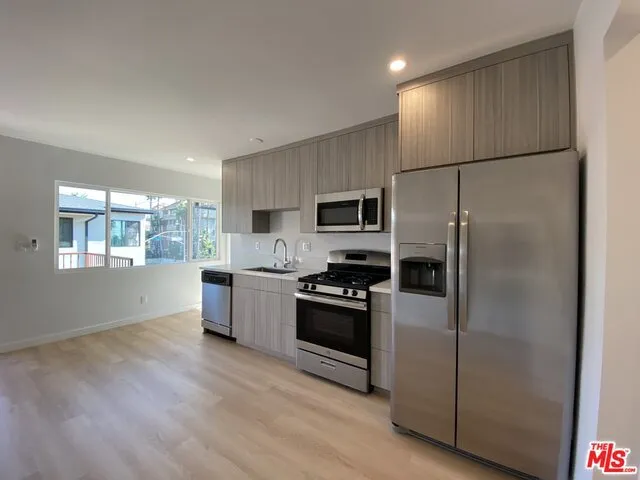 3207 W 3rd Street 7, Los Angeles, California 90020