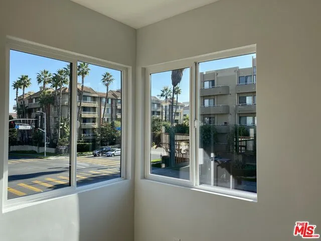 3207 W 3rd Street 7, Los Angeles, California 90020