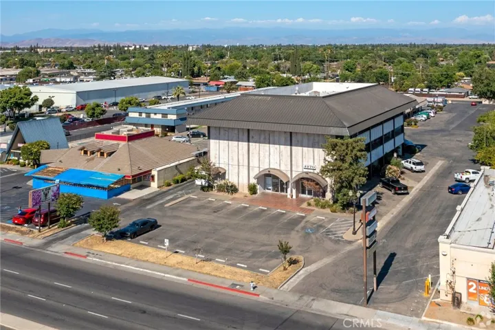 4270 N Blackstone, Fresno, California 93726