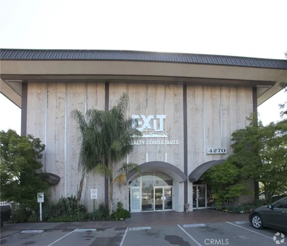 4270 N Blackstone, Fresno, California 93726