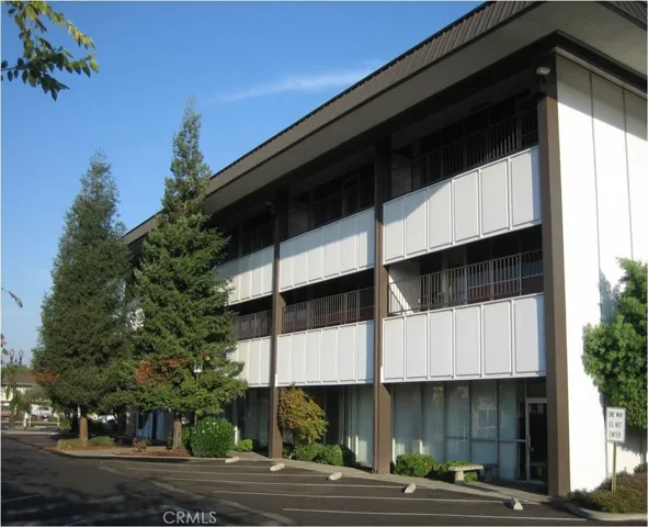 4270 N Blackstone, Fresno, California 93726