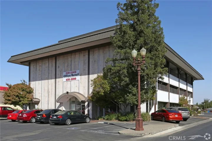 4270 N Blackstone, Fresno, California 93726