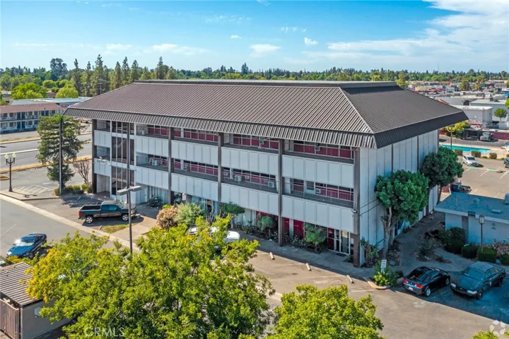 4270 N Blackstone, Fresno, California 93726