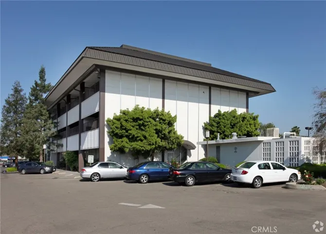 4270 N Blackstone, Fresno, California 93726