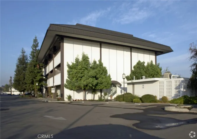 4270 N Blackstone, Fresno, California 93726