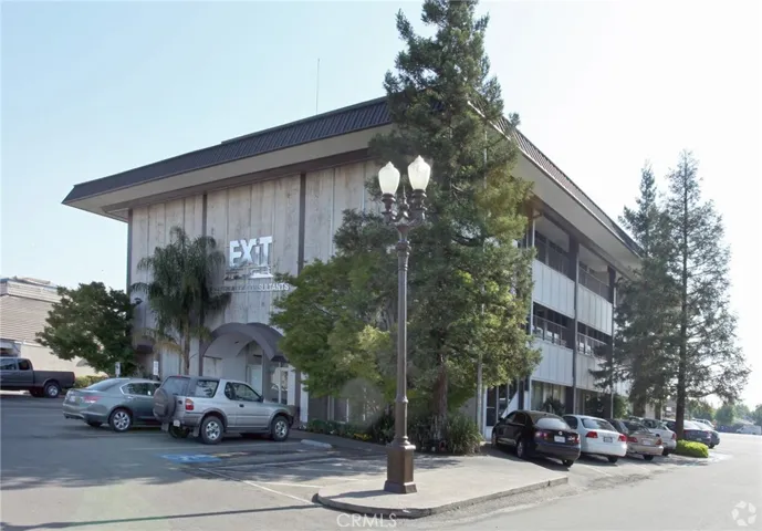 4270 N Blackstone, Fresno, California 93726