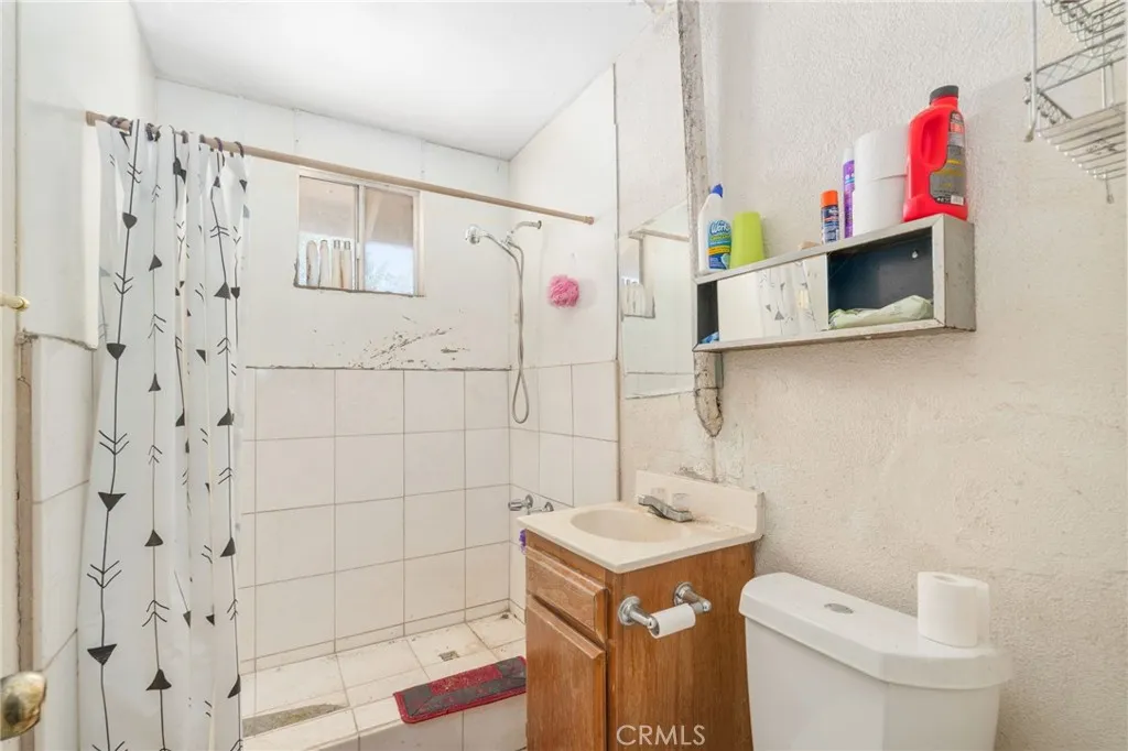 Back Unit Bathroom