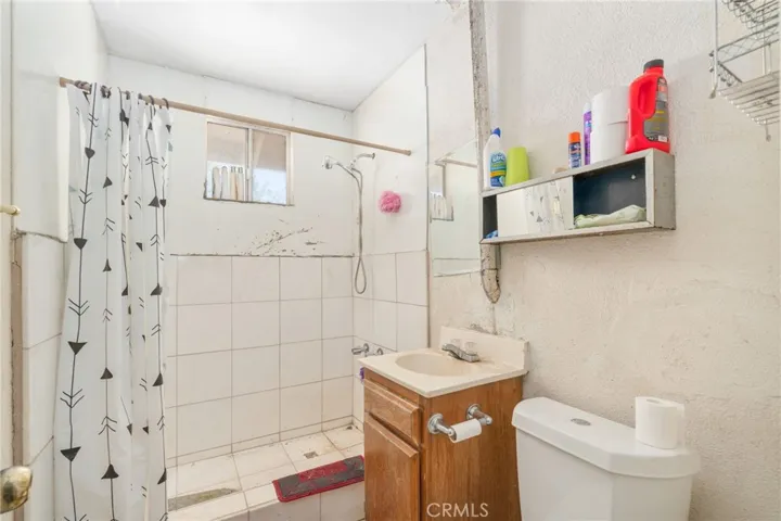 Back Unit Bathroom