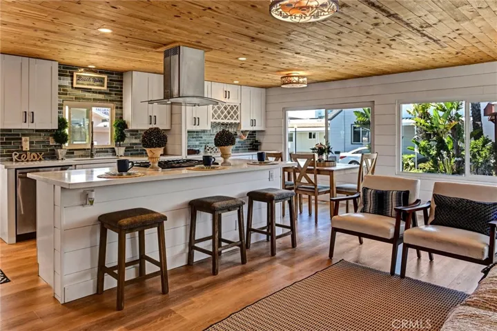 Kitchen next to Livingroom