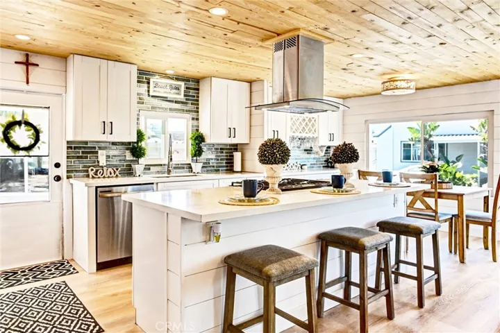 Large Kitchen!