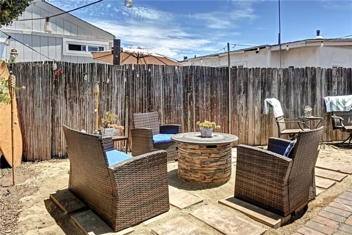 Backyard w/ Gas Firepit