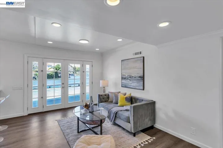612 Fortress Isle, Alameda, California 94501
