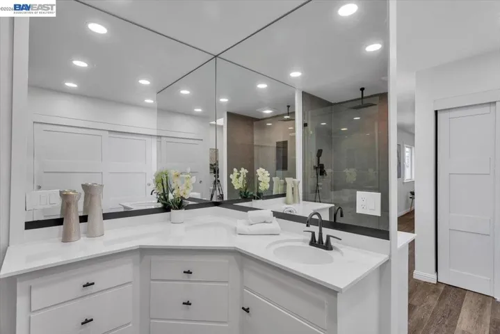 612 Fortress Isle, Alameda, California 94501