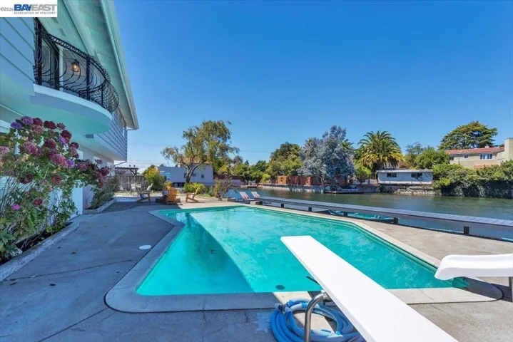 612 Fortress Isle, Alameda, California 94501