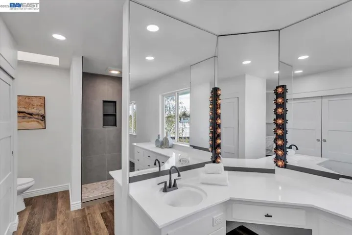 612 Fortress Isle, Alameda, California 94501