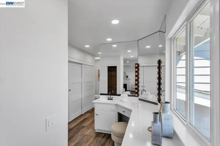612 Fortress Isle, Alameda, California 94501