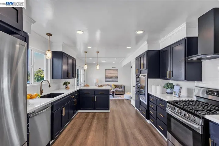 612 Fortress Isle, Alameda, California 94501
