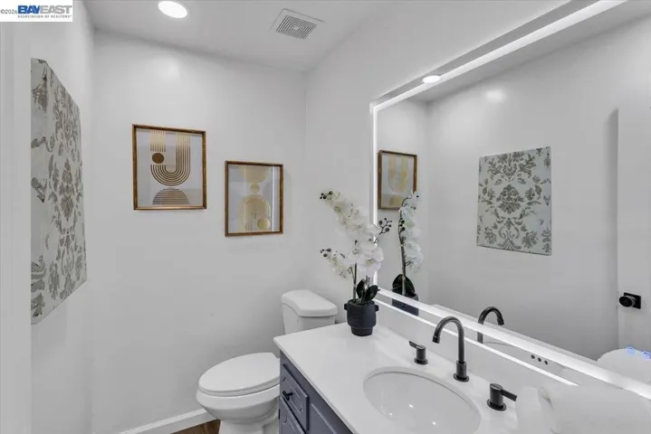 612 Fortress Isle, Alameda, California 94501