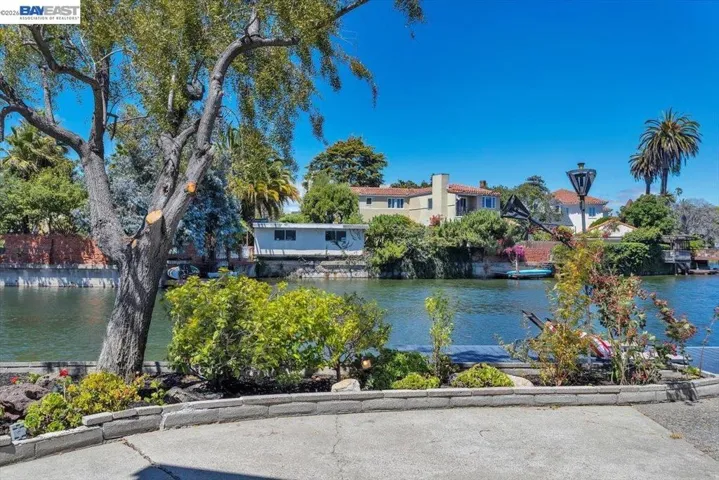612 Fortress Isle, Alameda, California 94501