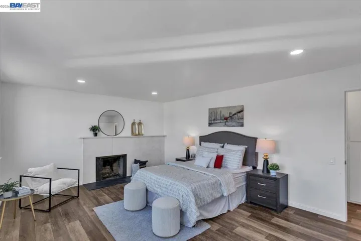 612 Fortress Isle, Alameda, California 94501