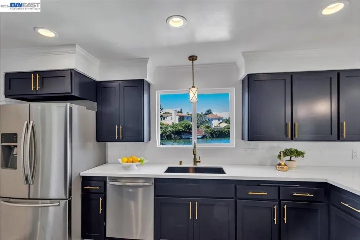 612 Fortress Isle, Alameda, California 94501