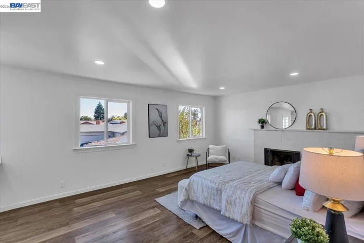 612 Fortress Isle, Alameda, California 94501