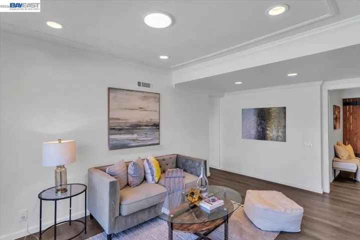 612 Fortress Isle, Alameda, California 94501
