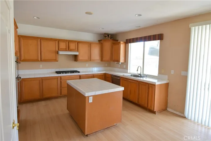 23281 Highland Oaks Court, Wildomar, California 92595