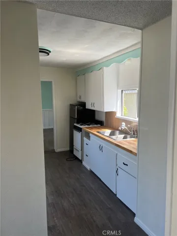 back unit kitchen