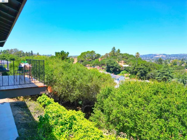 21714 Shadyspring Rd, Castro Valley, California 94546