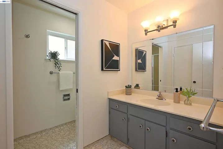 21714 Shadyspring Rd, Castro Valley, California 94546