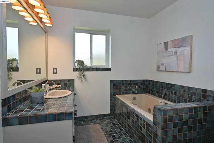 21714 Shadyspring Rd, Castro Valley, California 94546