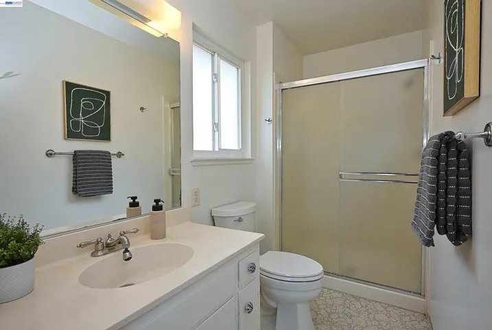21714 Shadyspring Rd, Castro Valley, California 94546