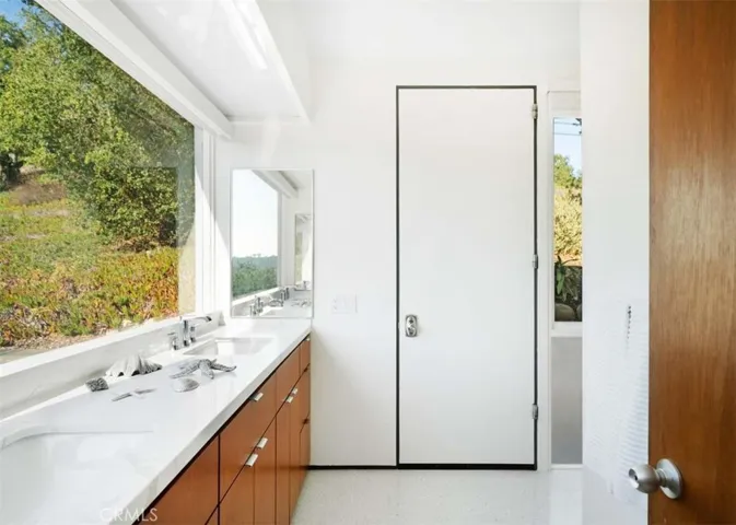 950 Monte Dr, Santa Barbara, California 93110
