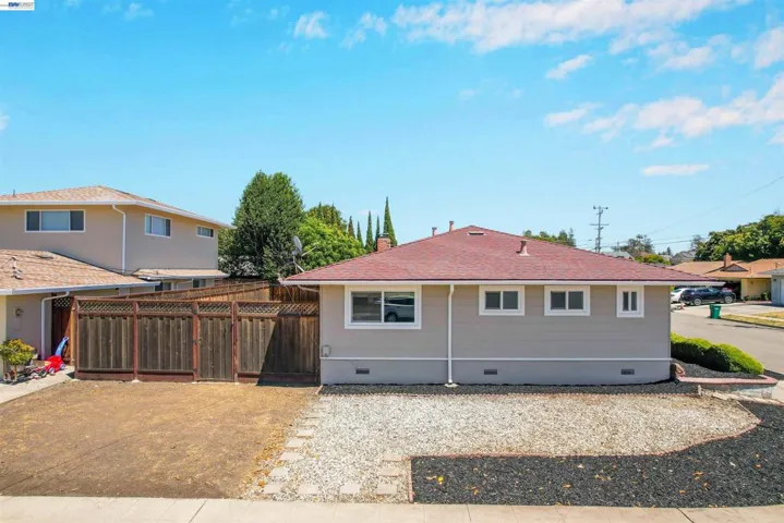 2053 Trafalgar Ave, Hayward, California 94545